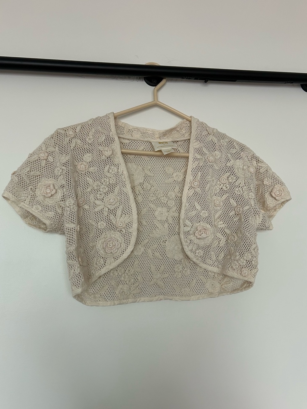Maeve Anthropologie cream color crochet floral rosette cardigan shrug one size - Picture 3 of 11